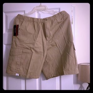 Men’s brand new cargo shorts xl khaki